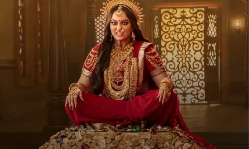 Sonakshi Sinha ने धन पिसाची में किया जबरदस्त अवतार Sonakshi Sinha ने धन पिसाची में किया जबरदस्त अवतार