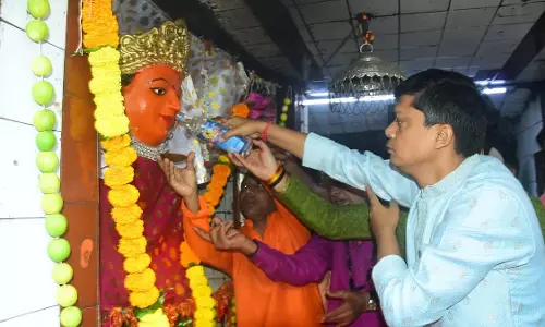 Navratri 2025 Ashtami Special: देवी महामाया और महालया को चढ़ाया गया शराब भोग