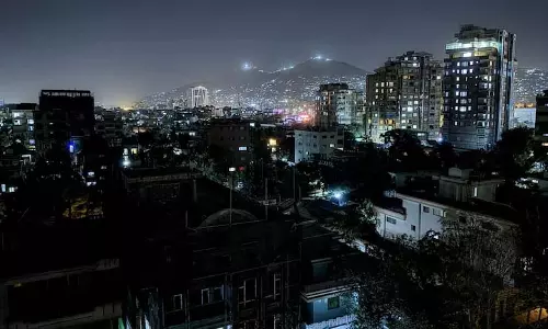 Afghanistan में इंटरनेट ब्लैकआउट क्यों है और इसका सबसे ज़्यादा असर महिलाओं पर कैसे पड़ रहा है? Afghanistan में इंटरनेट ब्लैकआउट क्यों है और इसका सबसे ज़्यादा असर महिलाओं पर कैसे पड़ रहा है?
