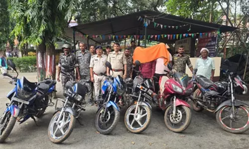 शातिर गिरोह का भंडाफोड़, चोरी की छह बाइक के साथ तीन गिरफ्तार