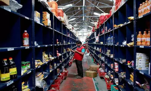 सरकार ने GST कटौती का लाभ उपभोक्ताओं तक न पहुंचाने पर ई-कॉमर्स कंपनियों को फटकार सरकार ने GST कटौती का लाभ उपभोक्ताओं तक न पहुंचाने पर ई-कॉमर्स कंपनियों को फटकार