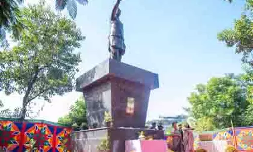 Manipur: हिजाम इराबोट को जयंती पर श्रद्धांजलि दी Manipur: हिजाम इराबोट को जयंती पर श्रद्धांजलि दी