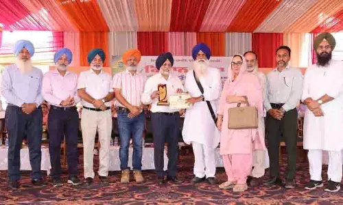 PAU के किसान मेले में तरनतारन के प्रगतिशील किसान को स्मृति पुरस्कार से सम्मानित किया गया