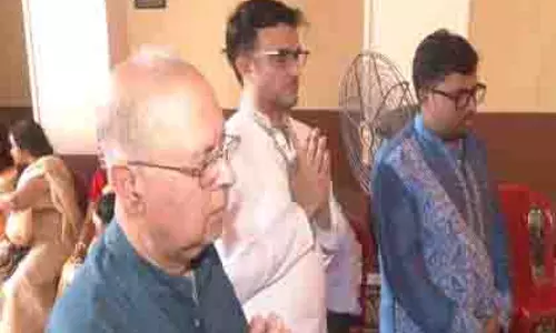 महाअष्टमी पर सौरव गांगुली ने कोलकाता पंडाल में पूजा की महाअष्टमी पर सौरव गांगुली ने कोलकाता पंडाल में पूजा की
