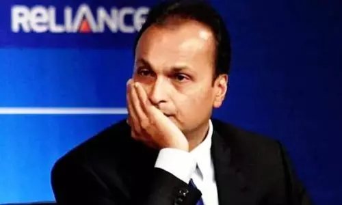 Anil Ambani की मुश्किलें बढ़ीं: रिलायंस इंफ्रा के 6 परिसरों पर ED की छापेमारी — मामला क्या है?