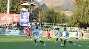 Srinagar: फुटबॉल मैच से पहले राष्ट्रगान के लिए खड़े नहीं होने पर एक्शन Srinagar: फुटबॉल मैच से पहले राष्ट्रगान के लिए खड़े नहीं होने पर एक्शन