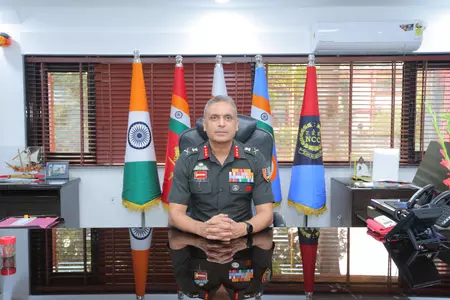आतंकवाद विरोधी अभियानों में शामिल रहे लेफ्टिनेंट जनरल वीरेंद्र वत्स बने एनसीसी के महानिदेशक आतंकवाद विरोधी अभियानों में शामिल रहे लेफ्टिनेंट जनरल वीरेंद्र वत्स बने एनसीसी के महानिदेशक