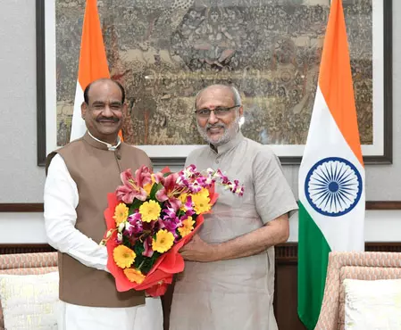 दिल्ली : लोकसभा अध्यक्ष ओम बिरला ने की उपराष्ट्रपति सीपी राधाकृष्णन से मुलाकात दिल्ली : लोकसभा अध्यक्ष ओम बिरला ने की उपराष्ट्रपति सीपी राधाकृष्णन से मुलाकात