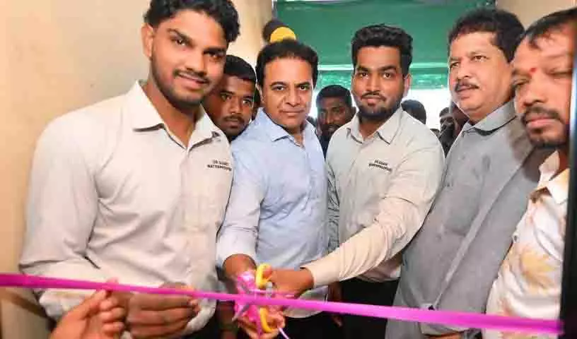 KTR से प्रेरित बोराबंडा के युवाओं ने स्टार्टअप डॉक्टर गार्ड लॉन्च किया KTR से प्रेरित बोराबंडा के युवाओं ने स्टार्टअप डॉक्टर गार्ड लॉन्च किया