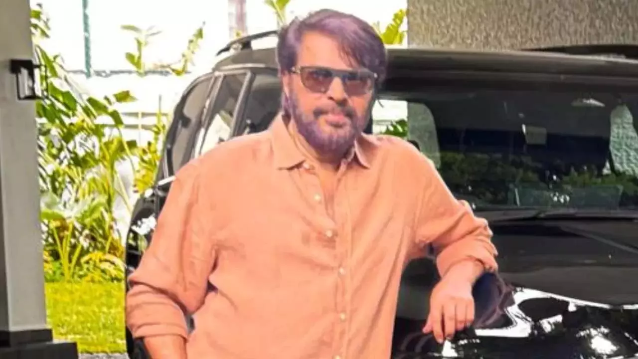 ममूटी 8 महीने के स्वास्थ्य अंतराल के बाद Patriot के सेट पर लौटे ममूटी 8 महीने के स्वास्थ्य अंतराल के बाद Patriot के सेट पर लौटे