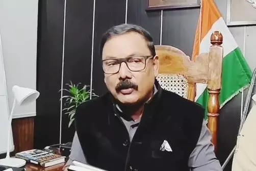 Bareilly: निर्दोषों को बचाने का आश्वासन, उपद्रवियों के लिए कड़ी सज़ा: डीएम Bareilly: निर्दोषों को बचाने का आश्वासन, उपद्रवियों के लिए कड़ी सज़ा: डीएम