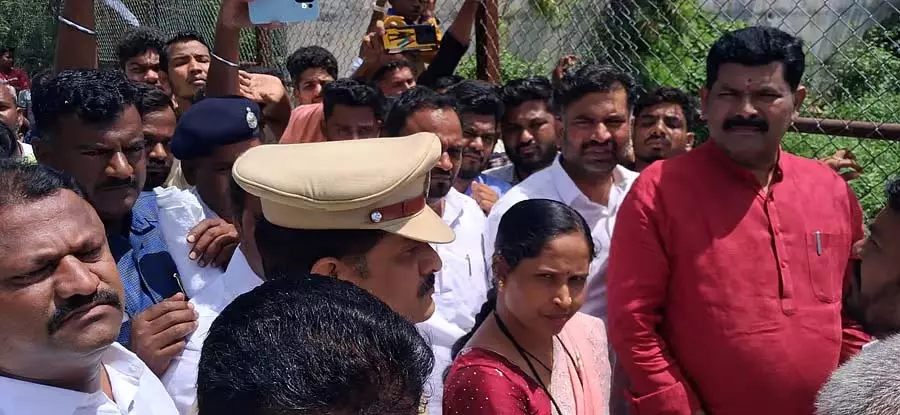 लड़के को खोजने का अभियान जारी: मंत्री थंगाडगी ने दौरा किया और निरीक्षण किया लड़के को खोजने का अभियान जारी: मंत्री थंगाडगी ने दौरा किया और निरीक्षण किया