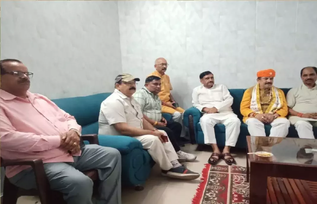 Farrukhabad: शस्त्र पूजन को लेकर राष्ट्रीय महामंत्री ने की तैयारी की समीक्षा Farrukhabad: शस्त्र पूजन को लेकर राष्ट्रीय महामंत्री ने की तैयारी की समीक्षा