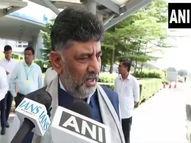 गड्ढों की मरम्मत को लेकर चिंता की कोई जरूरत नहीं; गुणवत्तापूर्ण काम चल रहा है: DK Shivakumar गड्ढों की मरम्मत को लेकर चिंता की कोई जरूरत नहीं; गुणवत्तापूर्ण काम चल रहा है: DK Shivakumar