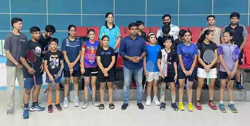 Ludhiana: अंतरराष्ट्रीय बैडमिंटन खिलाड़ी द्वारा प्रशिक्षित युवा शटलरों ने राज्य स्तरीय टूर्नामेंट में चमक बिखेरी Ludhiana: अंतरराष्ट्रीय बैडमिंटन खिलाड़ी द्वारा प्रशिक्षित युवा शटलरों ने राज्य स्तरीय टूर्नामेंट में चमक बिखेरी