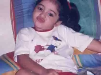 Ananya Panday: बर्थडे मंथ मूड में शामिल है बचपन की एक प्यारी सी तस्वीर Ananya Panday: बर्थडे मंथ मूड में शामिल है बचपन की एक प्यारी सी तस्वीर