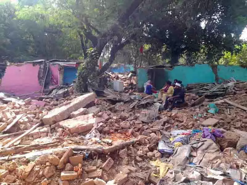Chandigarh में आखिरी झुग्गी बस्ती साफ़, सेक्टर 38 वेस्ट कॉलोनी में लगभग 500 झुग्गियों पर बुलडोज़र चलाया Chandigarh में आखिरी झुग्गी बस्ती साफ़, सेक्टर 38 वेस्ट कॉलोनी में लगभग 500 झुग्गियों पर बुलडोज़र चलाया