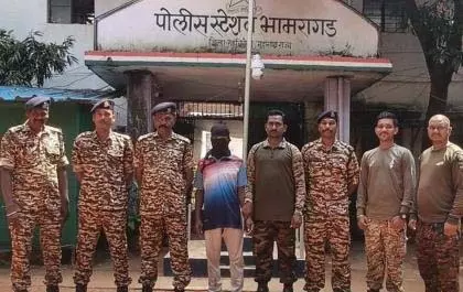 विनाश टला: सैनिकों की तलाश में नक्सल समर्थक गिरफ्तार विनाश टला: सैनिकों की तलाश में नक्सल समर्थक गिरफ्तार