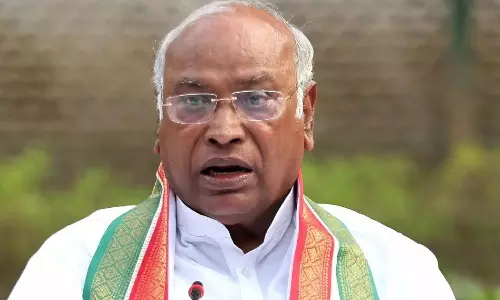 कांग्रेस अध्यक्ष मल्लिकार्जुन खड़गे की तबीयत बिगड़ी, जानें सेहत के बारे में