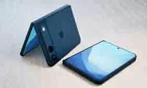 Apple Foldable iPhone: आ रहा है Apple का पहला फोल्डेबल iPhone Apple Foldable iPhone: आ रहा है Apple का पहला फोल्डेबल iPhone