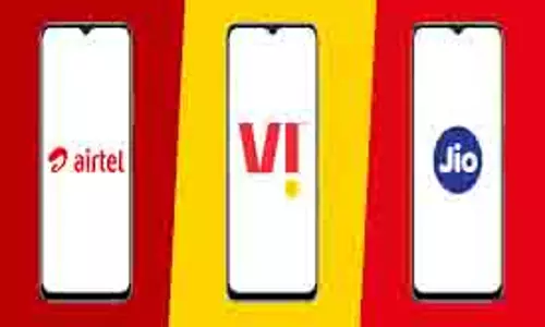Jio-Airtel-Vi Annual Recharge Plans: आज करेंगे रिचार्ज, तो साल 2026 तक कर सकेंगे टेंशन फ्री कॉलिंग और स्ट्रीमिंग Jio-Airtel-Vi Annual Recharge Plans: आज करेंगे रिचार्ज, तो साल 2026 तक कर सकेंगे टेंशन फ्री कॉलिंग और स्ट्रीमिंग