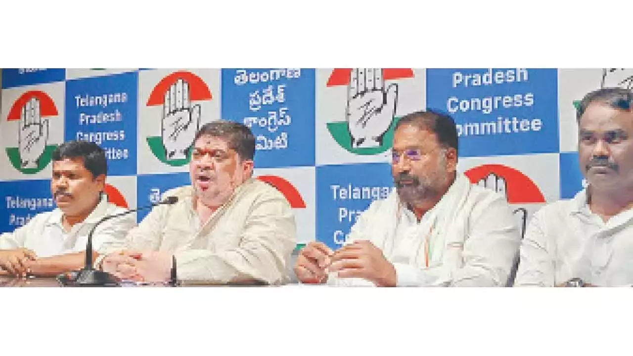 पोन्नम ने पार्टियों से बीसी कोटा के समर्थन में अपना समर्थन देने को कहा पोन्नम ने पार्टियों से बीसी कोटा के समर्थन में अपना समर्थन देने को कहा