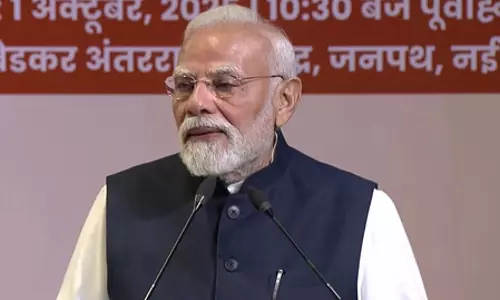 पीएम मोदी आरएसएस के शताब्दी समारोह में हुए शामिल, बोले- संघ की शाखाएं व्यक्ति निर्माण की यज्ञ वेदी हैं