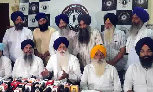 जेल में बंद Amritpal Singh के पिता ने कहा, बाढ़ से हुई तबाही के लिए केंद्र और पंजाब सरकार जिम्मेदार जेल में बंद Amritpal Singh के पिता ने कहा, बाढ़ से हुई तबाही के लिए केंद्र और पंजाब सरकार जिम्मेदार