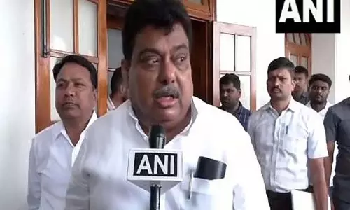 महाराष्ट्र सरकार अवैध रूप से 50 टीएमसी पानी जमा कर रही है: Minister MB Patil महाराष्ट्र सरकार अवैध रूप से 50 टीएमसी पानी जमा कर रही है: Minister MB Patil