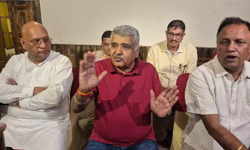 Karnal पेट्रोल डीलर्स एसोसिएशन ने ओवरफिलिंग के आरोपों का खंडन किया Karnal पेट्रोल डीलर्स एसोसिएशन ने ओवरफिलिंग के आरोपों का खंडन किया
