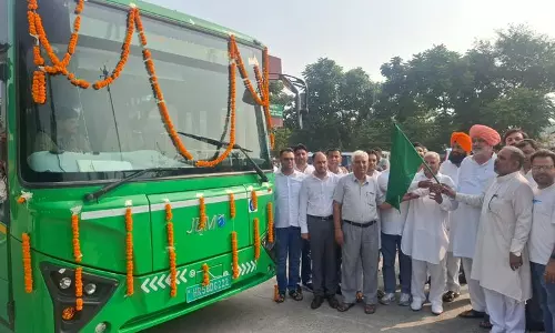 Haryana : रादौर से यमुनानगर के लिए पहली इलेक्ट्रिक एसी बस मिली Haryana : रादौर से यमुनानगर के लिए पहली इलेक्ट्रिक एसी बस मिली