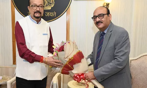 राज्यपाल रमेन डेका से नव नियुक्त मुख्य सचिव ने सौजन्य भेंट की