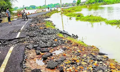 बाढ़ कम हुई; जनजीवन सामान्य हुआ
