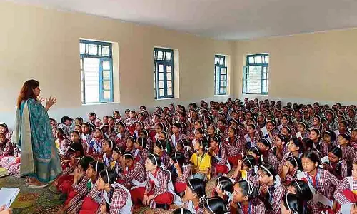 Rajgarh school में परामर्श सत्र से छात्राओं को सशक्त बनाया गया