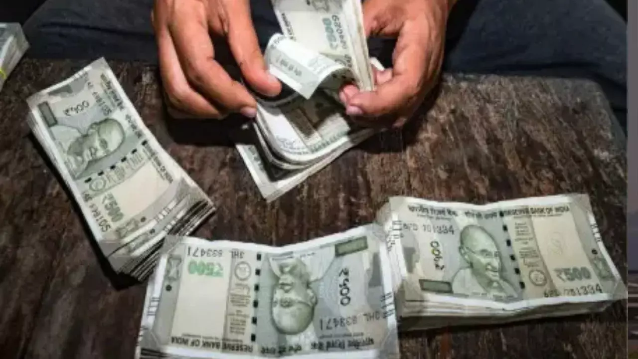 Shimla: पीएम राहत पैकेज का पैसा अभी तक जनता तक नहीं पहुँचा Shimla: पीएम राहत पैकेज का पैसा अभी तक जनता तक नहीं पहुँचा