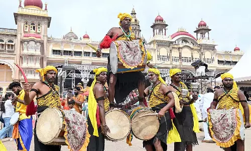 विजयादशमी जुलूस: 61 कला मंडलियाँ, 1,479 कलाकार