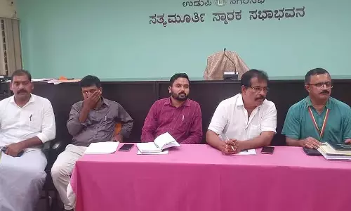 आवारा कुत्तों के लिए हर जगह भोजन नहीं दिया जा सकता: नगर आयुक्त महेश