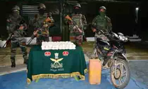 Manipur: चार उग्रवादी गिरफ्तार हथियार, आईईडी और ड्रग्स बरामद Manipur: चार उग्रवादी गिरफ्तार हथियार, आईईडी और ड्रग्स बरामद