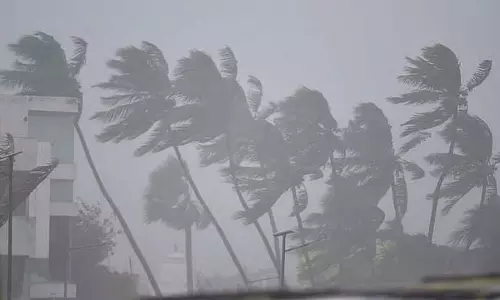 बंगाल की खाड़ी में चक्रवात की चेतावनी: चेन्नई और उसके उपनगरों में 3 दिनों तक बारिश बंगाल की खाड़ी में चक्रवात की चेतावनी: चेन्नई और उसके उपनगरों में 3 दिनों तक बारिश
