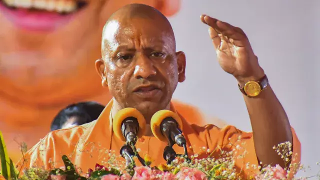 Lucknow: योगी सरकार की सख्ती से यूपी में हिंसा का साया नहीं