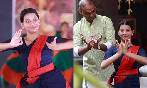 सबरी कलामंडलम में कथकली में पदार्पण करने वाली पहली मुस्लिम लड़की बनीं सबरी कलामंडलम में कथकली में पदार्पण करने वाली पहली मुस्लिम लड़की बनीं