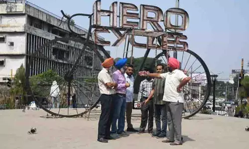 Ludhiana के हृदय से शहीद की प्रतिमा अब भी गायब, कार्यकर्ताओं ने की बहाली की मांग Ludhiana के हृदय से शहीद की प्रतिमा अब भी गायब, कार्यकर्ताओं ने की बहाली की मांग
