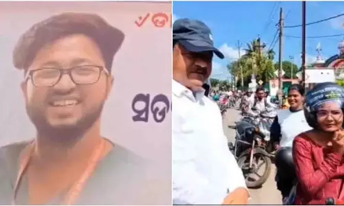 Odisha: बेटे की याद में माता-पिता ने मनाया अनोखा जन्मदिन, बांटे हेलमेट