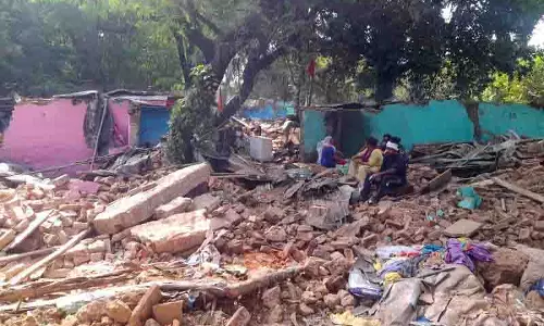 Chandigarh में आखिरी झुग्गी बस्ती साफ़, सेक्टर 38 वेस्ट कॉलोनी में लगभग 500 झुग्गियों पर बुलडोज़र चलाया Chandigarh में आखिरी झुग्गी बस्ती साफ़, सेक्टर 38 वेस्ट कॉलोनी में लगभग 500 झुग्गियों पर बुलडोज़र चलाया