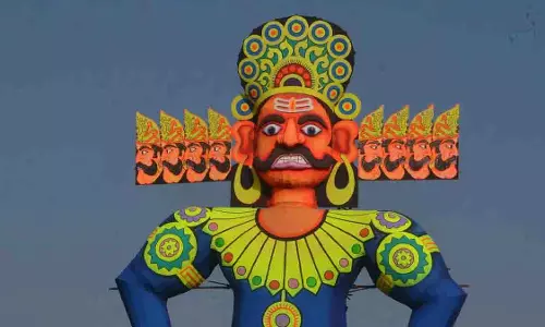 UP: गांव में रावण दहन नहीं, रावण पूजन से मनाया गया दशहरा