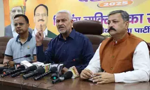 BJP ने एनसी सरकार की आलोचना की, विकास और शासन पर ध्यान केंद्रित करने का आग्रह किया BJP ने एनसी सरकार की आलोचना की, विकास और शासन पर ध्यान केंद्रित करने का आग्रह किया