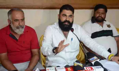 खनन ठेकेदार ने उपमुख्यमंत्री पर DMO और अन्य का शोषण करने का आरोप लगाया