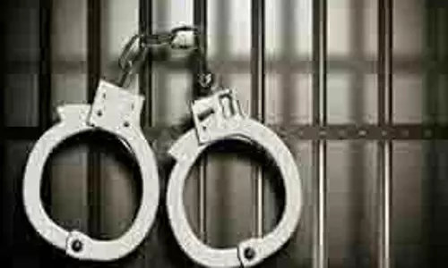 Mumbai: कुर्ला में खतरनाक बाइक स्टंट करने के आरोप में चार युवक गिरफ्तार Mumbai: कुर्ला में खतरनाक बाइक स्टंट करने के आरोप में चार युवक गिरफ्तार