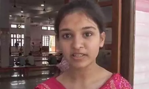 गोरखनाथ मंदिर में सीएम योगी ने किया कन्या पूजन, बटुक ने मुख्यमंत्री से मुलाकात के बारे में बताया गोरखनाथ मंदिर में सीएम योगी ने किया कन्या पूजन, बटुक ने मुख्यमंत्री से मुलाकात के बारे में बताया