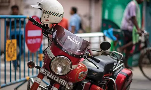 चतुर्थी से अष्टमी तक 348 गिरफ्तार; यातायात उल्लंघन में वृद्धि चतुर्थी से अष्टमी तक 348 गिरफ्तार; यातायात उल्लंघन में वृद्धि
